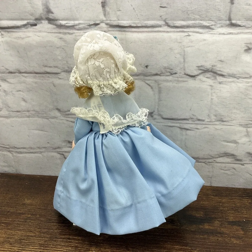 Madame Alexander Vintage International Doll United States 559 With Stand